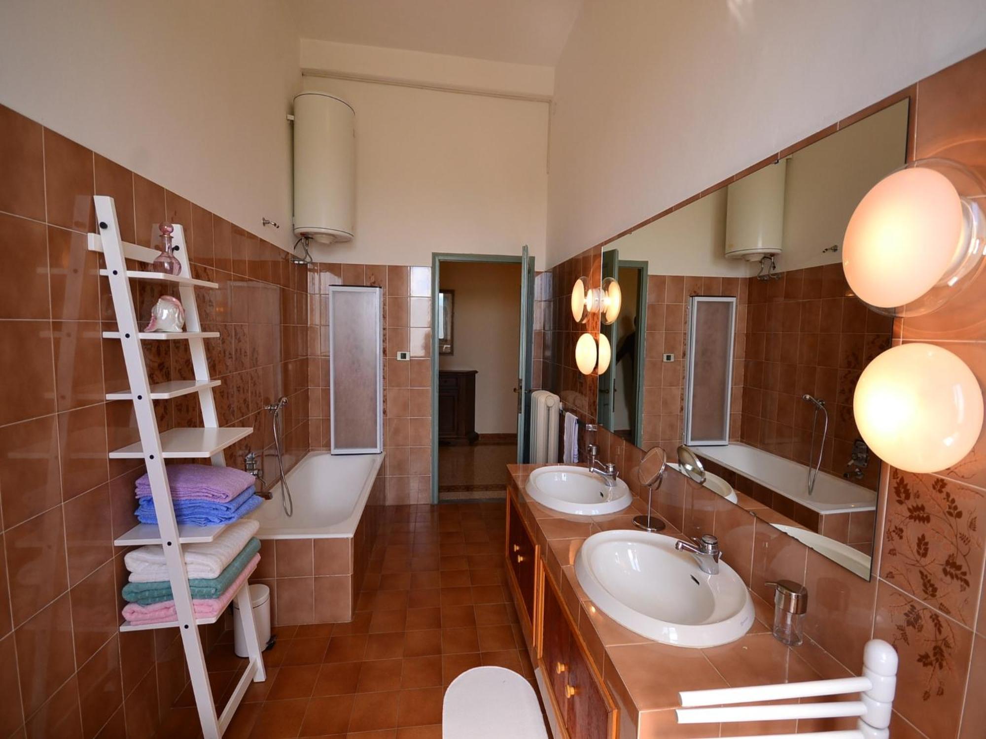 Lovely Holiday Home In Montefiridolfi With Hill View Εξωτερικό φωτογραφία