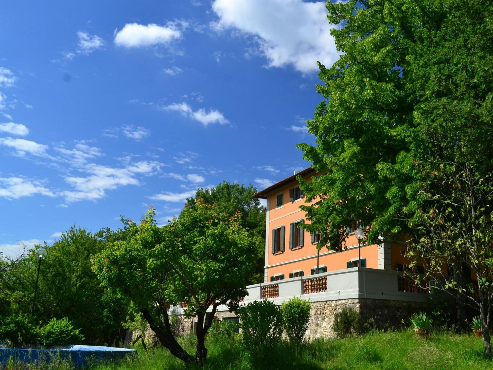 Lovely Holiday Home In Montefiridolfi With Hill View Εξωτερικό φωτογραφία
