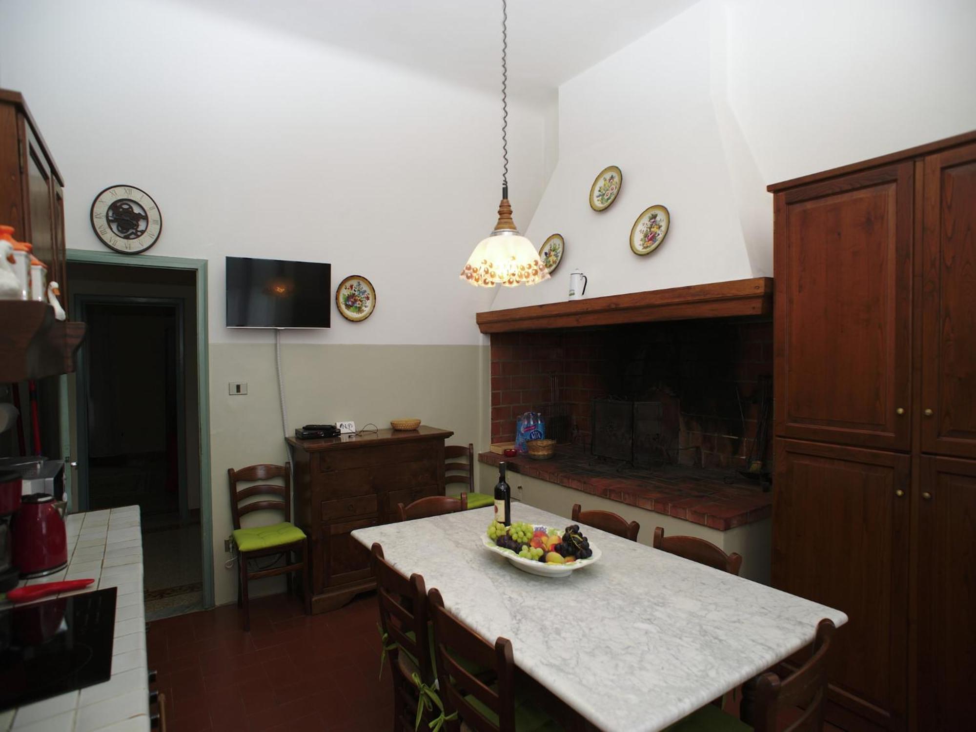 Lovely Holiday Home In Montefiridolfi With Hill View Εξωτερικό φωτογραφία